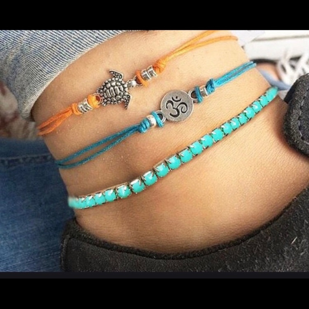 ⭐️3/$25 Three piece zen turtle anklet set